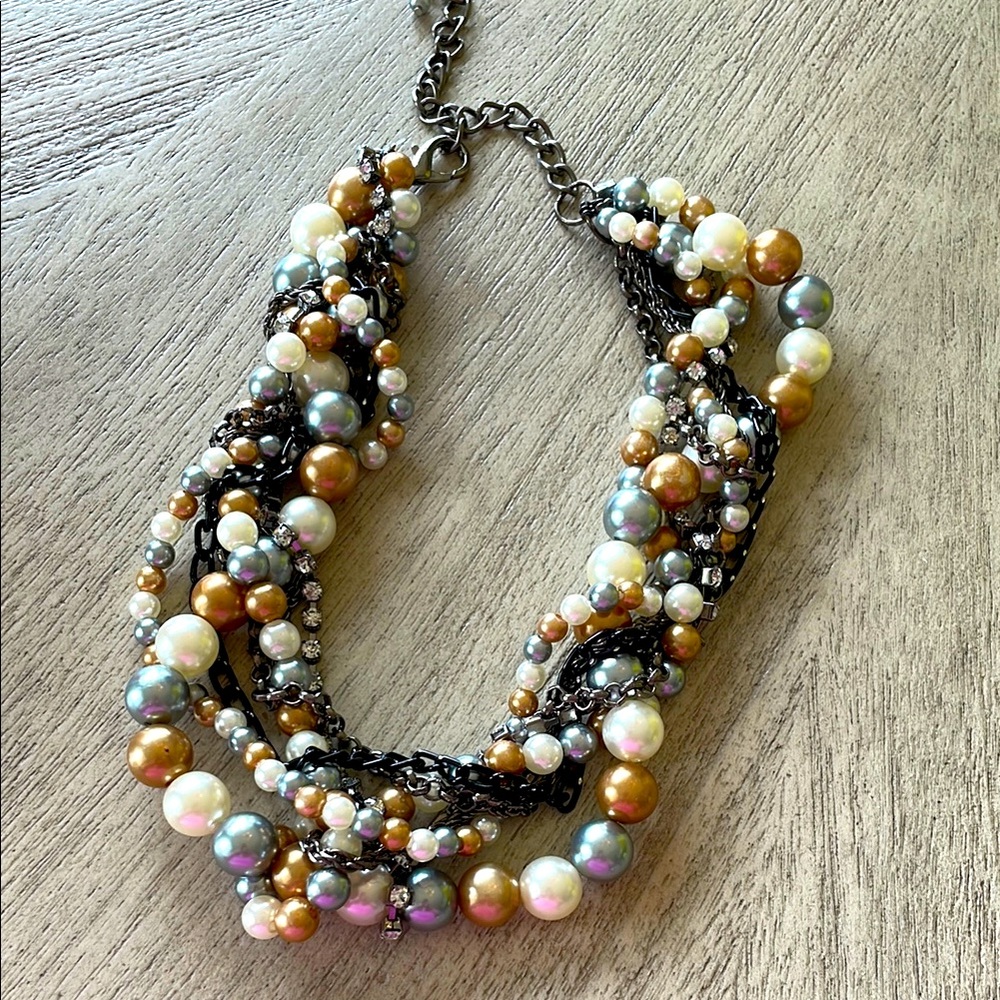 Pearls multistrand necklace